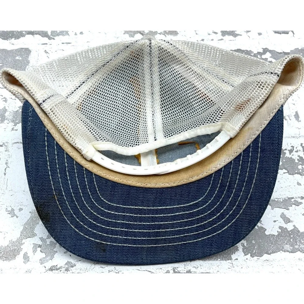 swingster includes hat